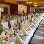 Osrodek Szkoleniowo Wypoczynkowy *
